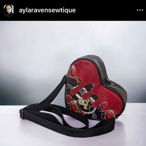 ISO AylaRavenBoutique